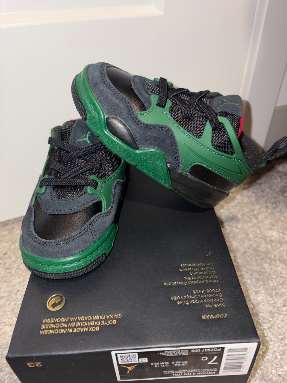 Jordan Kids Black and Green Low-Top Sneakers